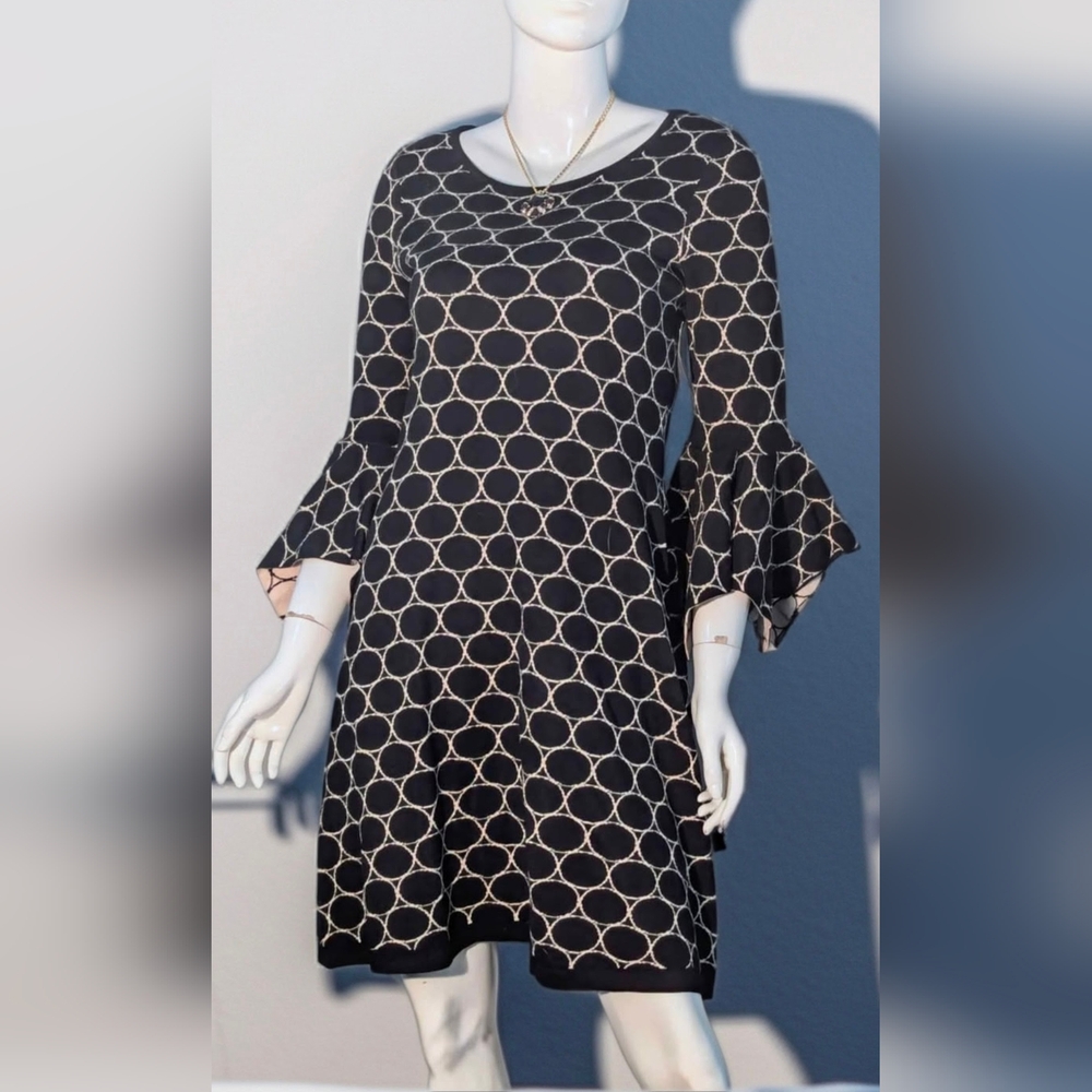 Gabby Skye Black and Cream Geometric Long Sleeve Sweater Dress